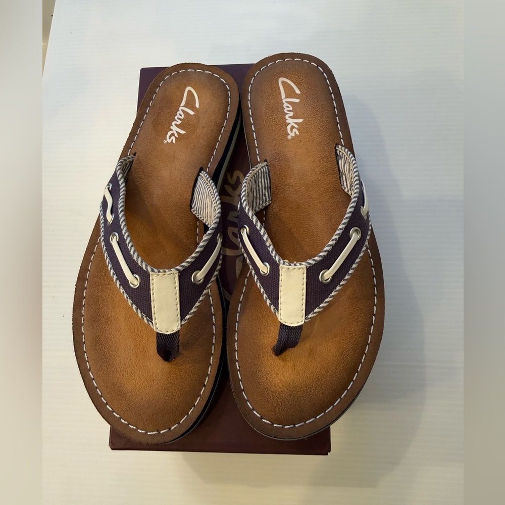 Clarks ‘Flo Cherrymore’ Navy and White Flip Flops